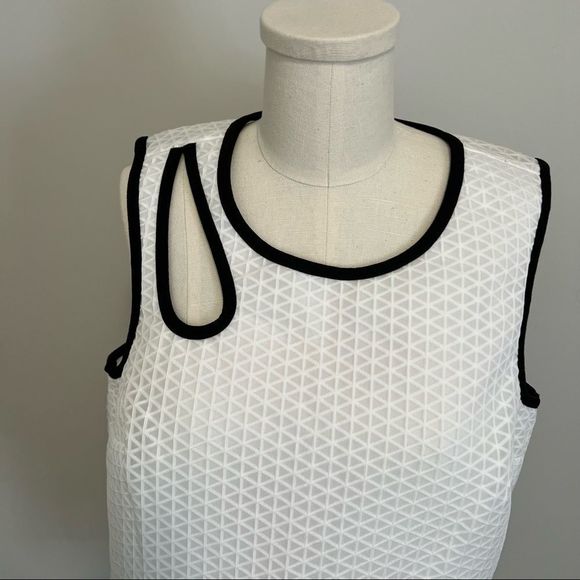 NWT BCBGeneration Blouse Cut  Out Neckline - Picture 2 of 11